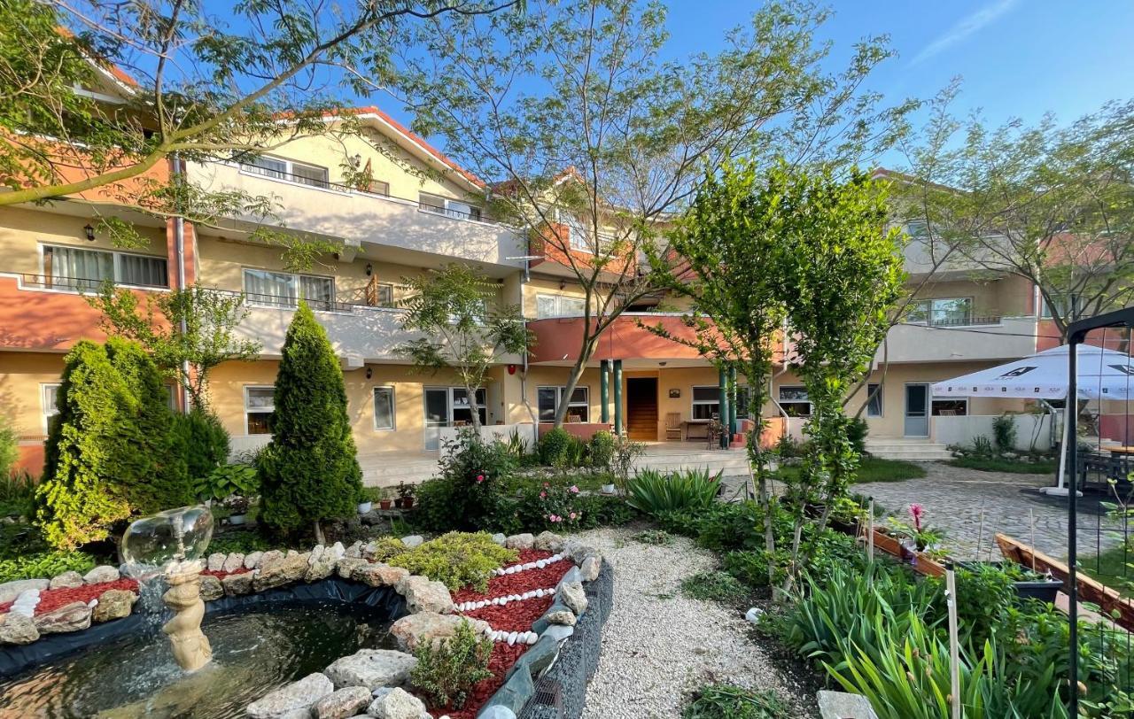 مبيت وإفطار فاما فيكي Vamabel House المظهر الخارجي الصورة