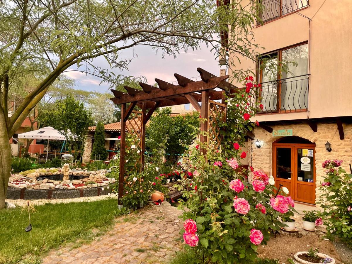 مبيت وإفطار فاما فيكي Vamabel House المظهر الخارجي الصورة