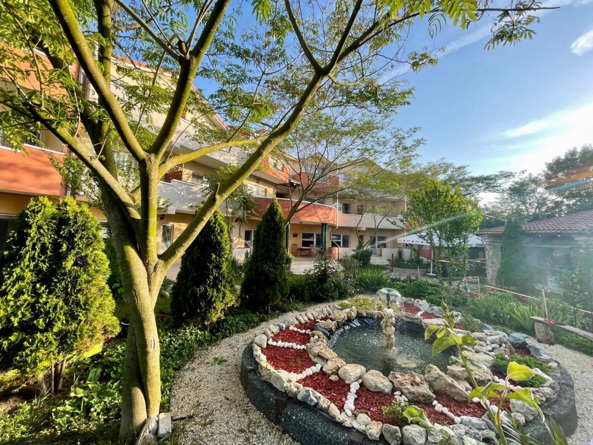 مبيت وإفطار فاما فيكي Vamabel House المظهر الخارجي الصورة
